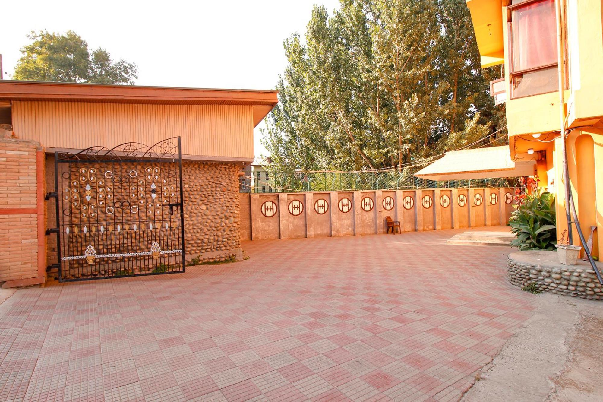 Fabhotel Kashmir Hilltown Durgjan Exterior photo